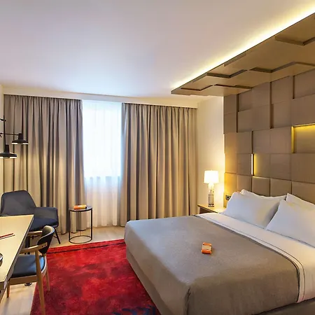 Canopy By Hilton Centre 4*