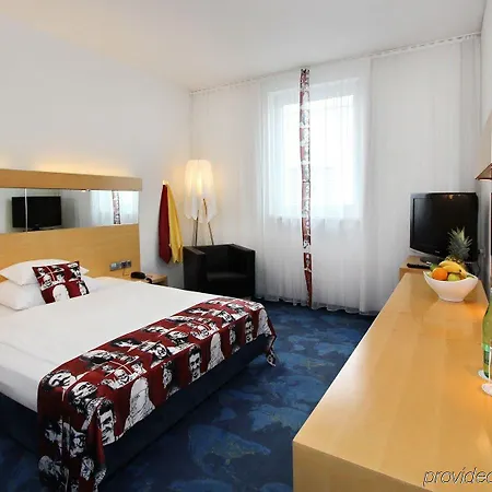 Canopy By Hilton Centre Hotel 4*