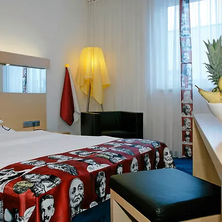 Canopy By Hilton Centre Hotel 4*
