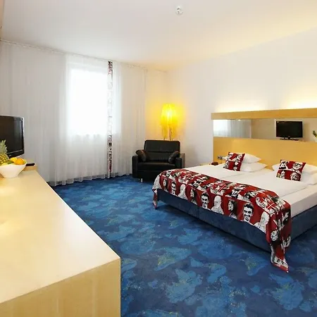 Canopy By Hilton Centre Hotel 4*