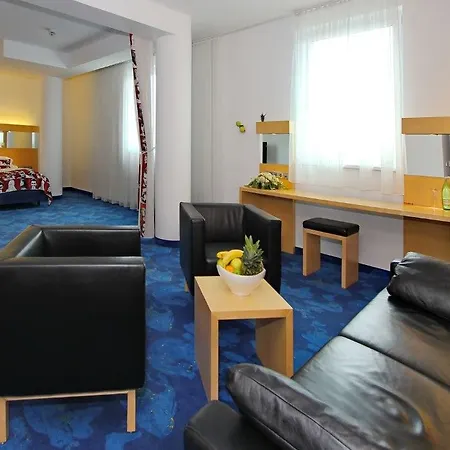 Canopy By Hilton Centre Hotel 4*