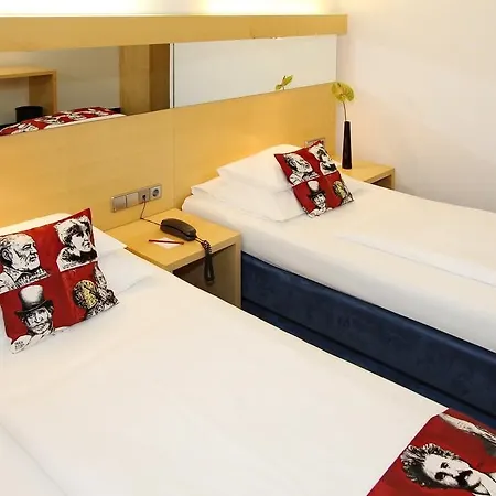Canopy By Hilton Centre Hotel 4*